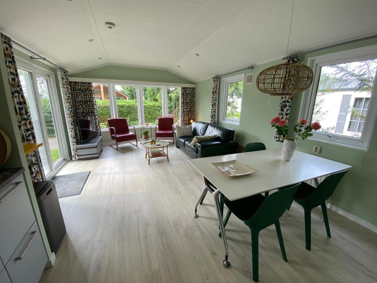 Ruim En Modern Chalet In De Veluwse Bossen Putten Extérieur photo